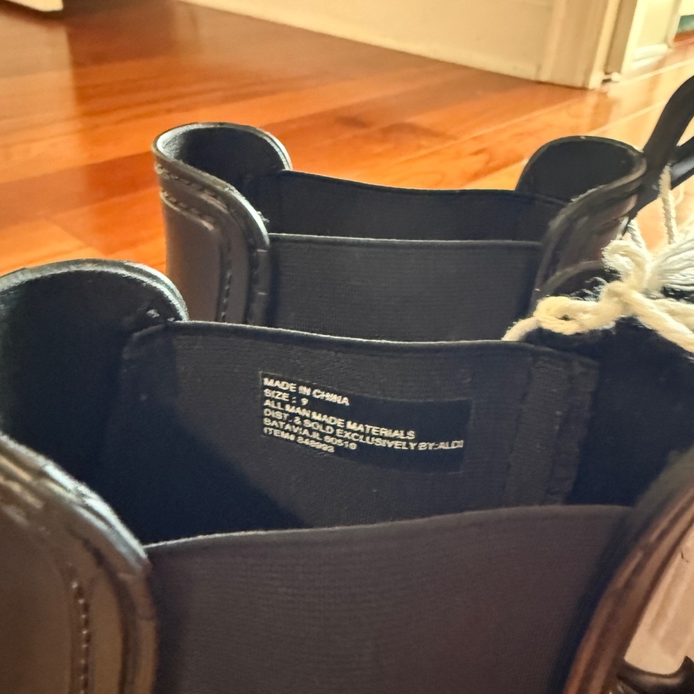 Serra Black Ankle Boots - Picture 3 of 5